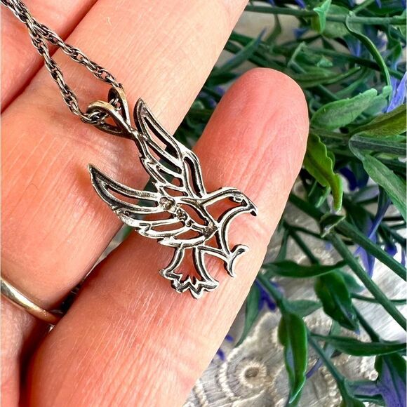 Vintage Diamond Cut Sterling Eagle Pendant Necklace Unisex - Picture 3 of 6